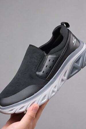 Sporty Hunk – Sketchers Black